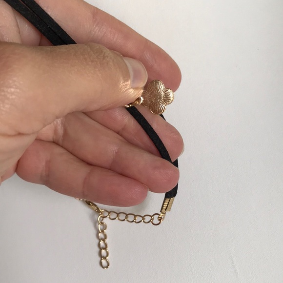 Girls Choker Necklace - Picture 4 of 4